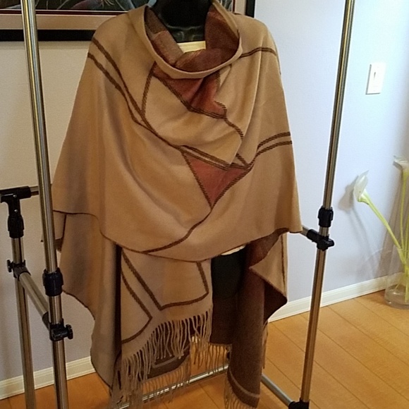 Antthony Poncho - Picture 1 of 4